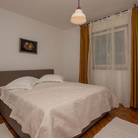 Nice Apartment In Tucepi With Wifi Екстериор снимка
