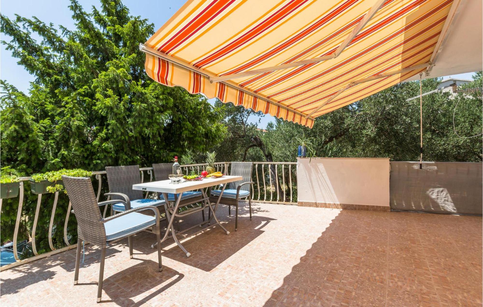Nice Apartment In Tucepi With Wifi Екстериор снимка