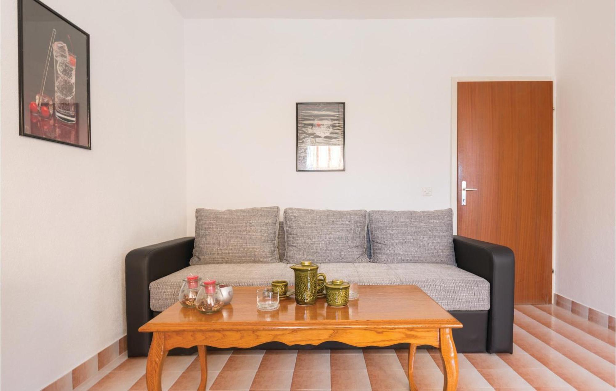Nice Apartment In Tucepi With Wifi Екстериор снимка