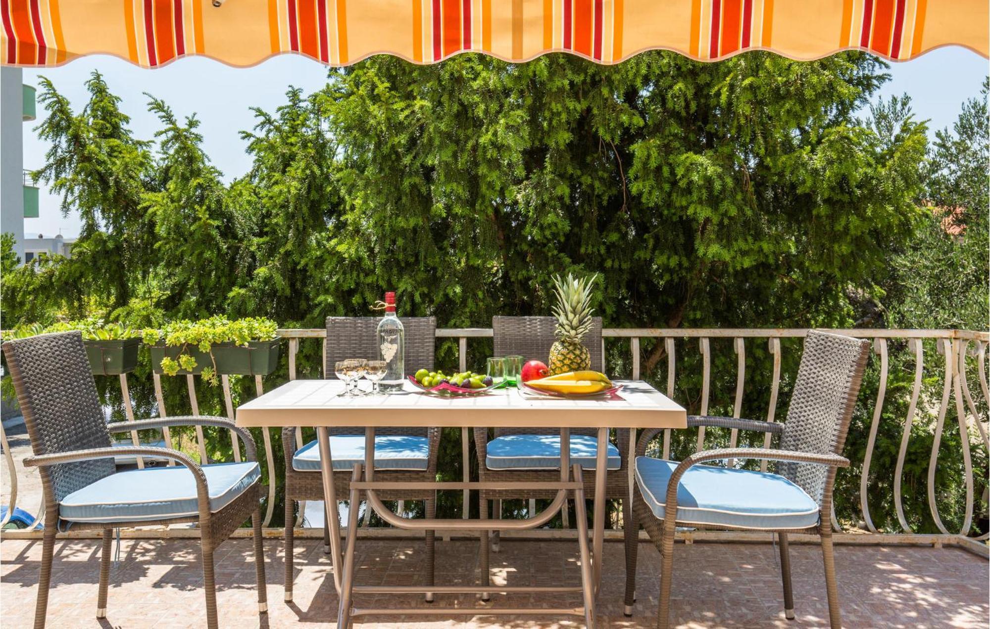 Nice Apartment In Tucepi With Wifi Екстериор снимка